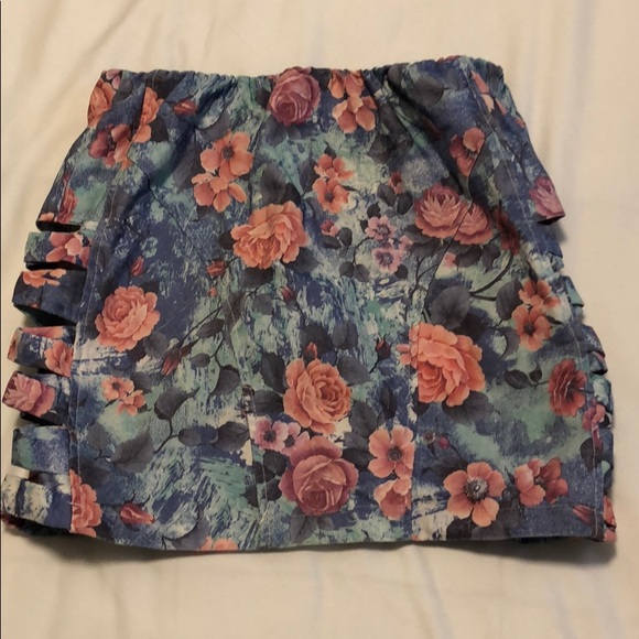 Floral tight skirt - Picture 3 of 4